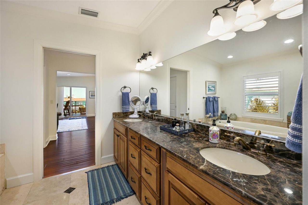 109 6th Street N, Unit A, Bradenton Beach, FL 34217 Photo