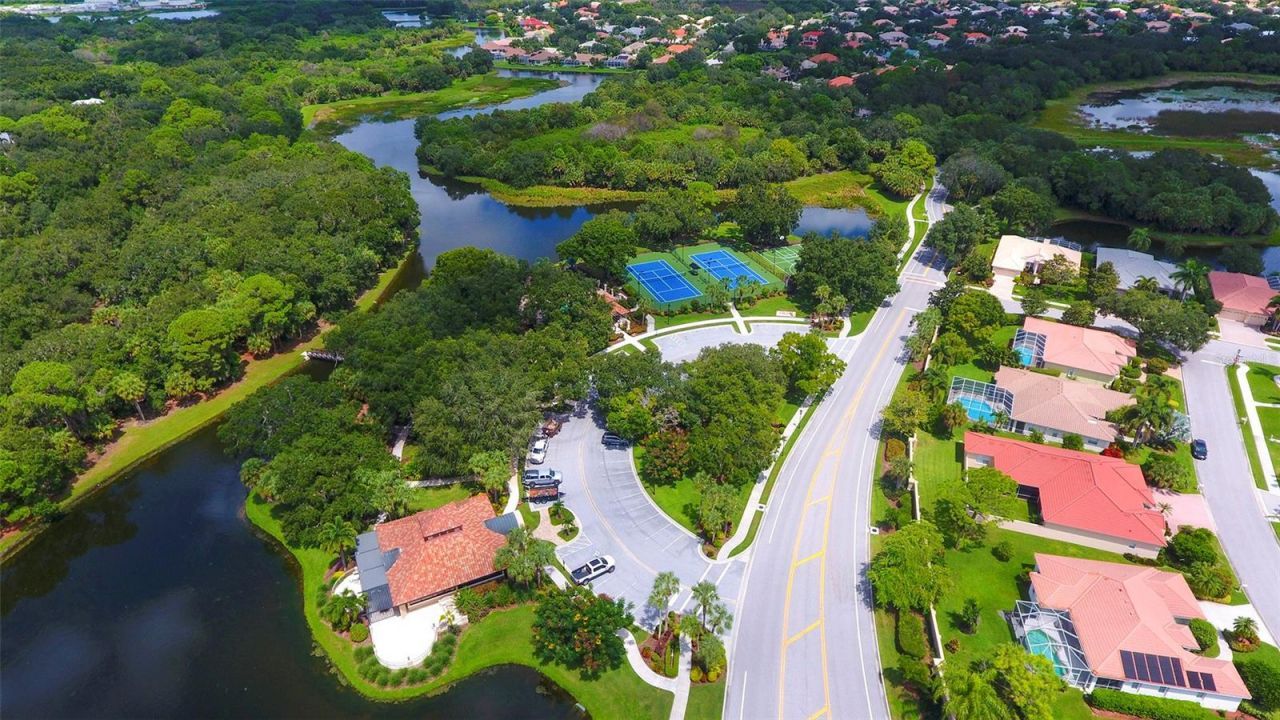 4839 Sweetmeadow Circle, Sarasota, FL 34238 Photo