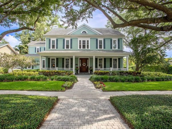 3126 W OAKLYN AVENUE, TAMPA, FL 33609