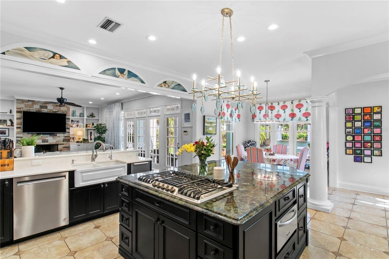 3126 W Oaklyn Avenue, Tampa, FL 33609 Photo