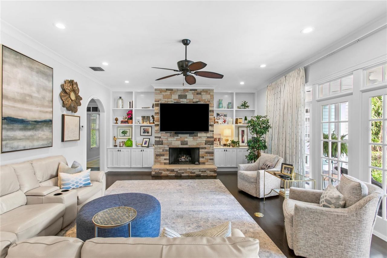 3126 W Oaklyn Avenue, Tampa, FL 33609 Photo