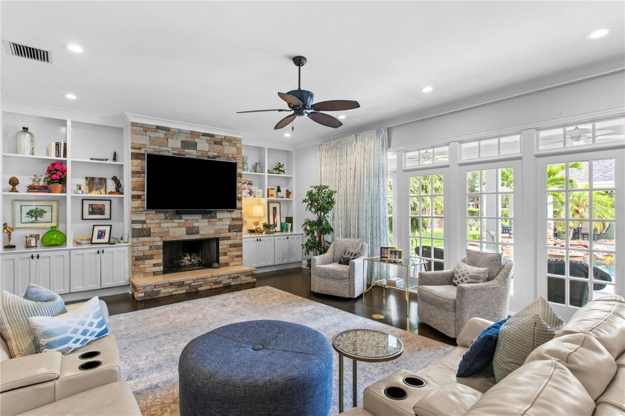 3126 W Oaklyn Avenue, Tampa, FL 33609 Photo