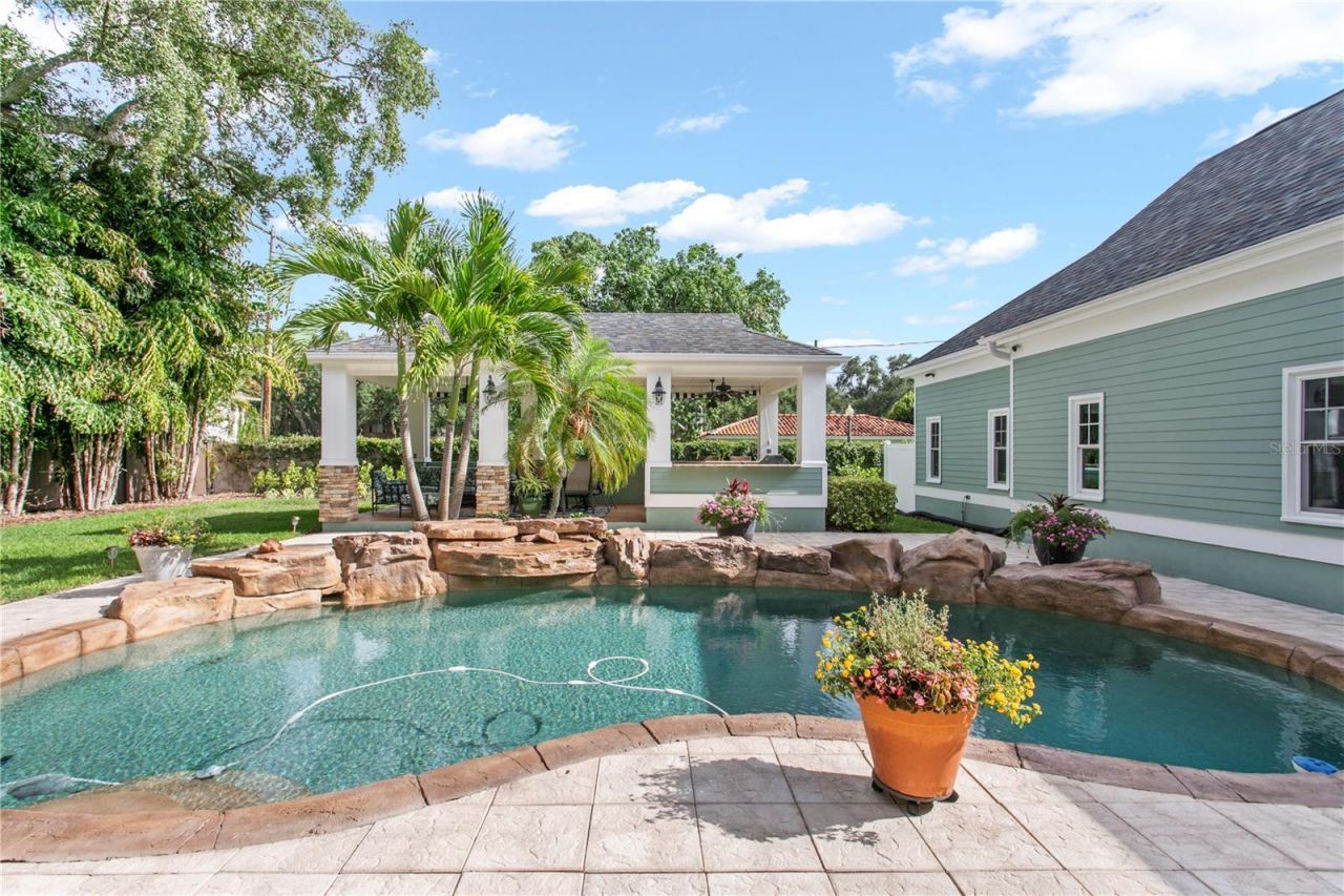 3126 W Oaklyn Avenue, Tampa, FL 33609 Photo