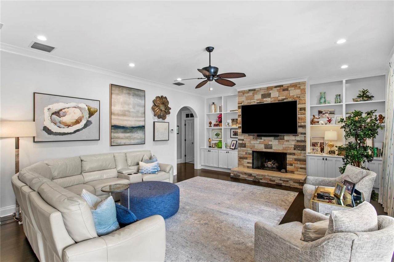 3126 W Oaklyn Avenue, Tampa, FL 33609 Photo