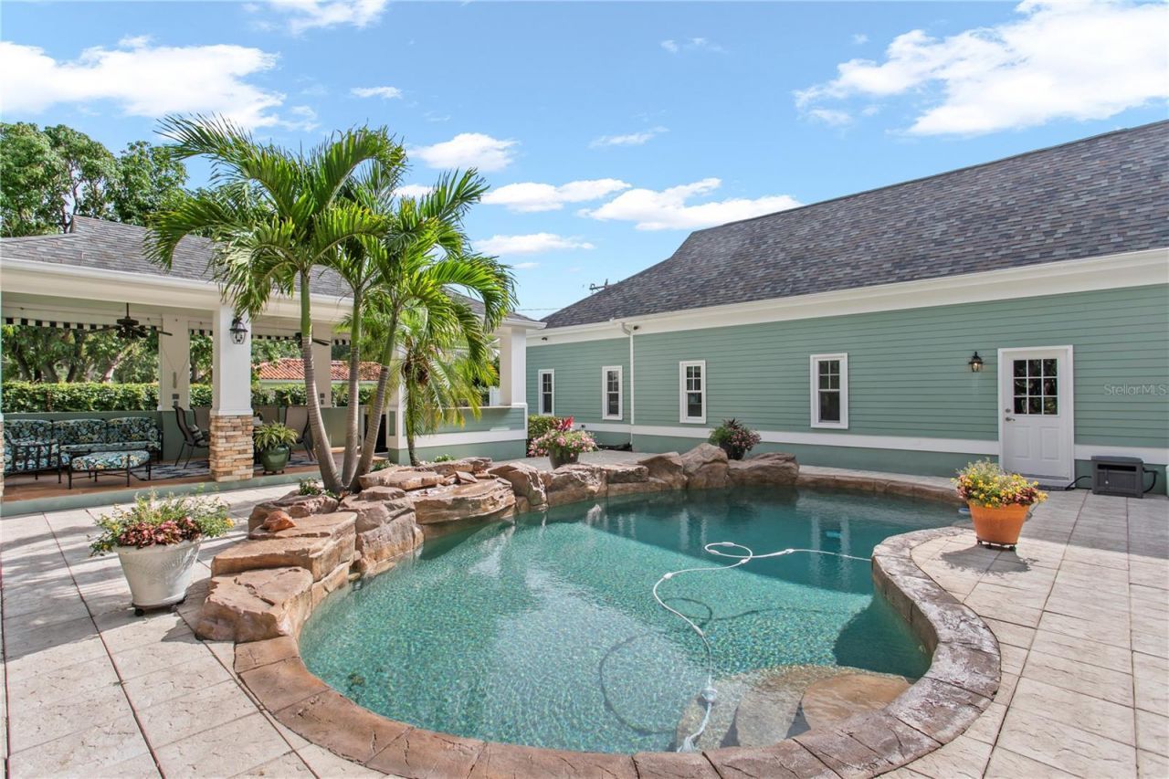 3126 W Oaklyn Avenue, Tampa, FL 33609 Photo
