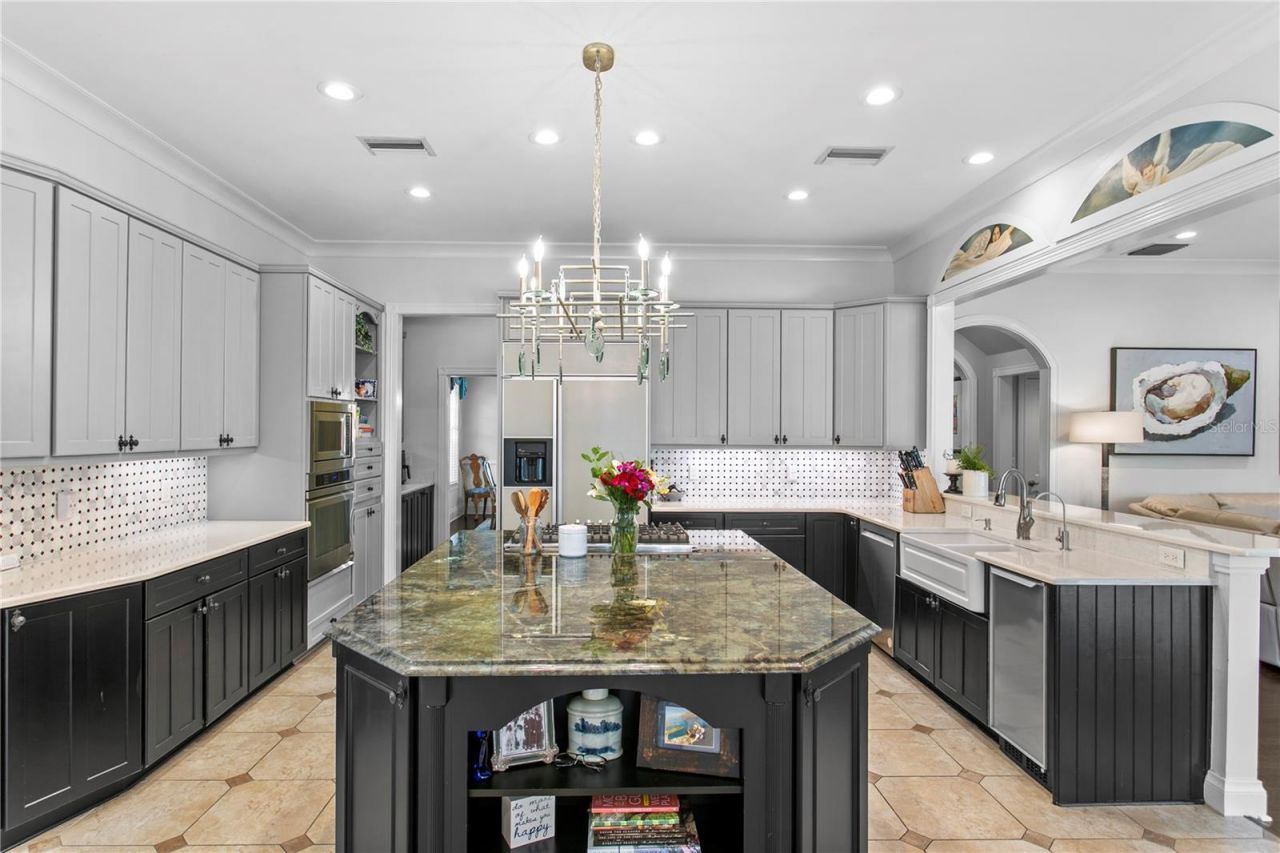 3126 W Oaklyn Avenue, Tampa, FL 33609 Photo