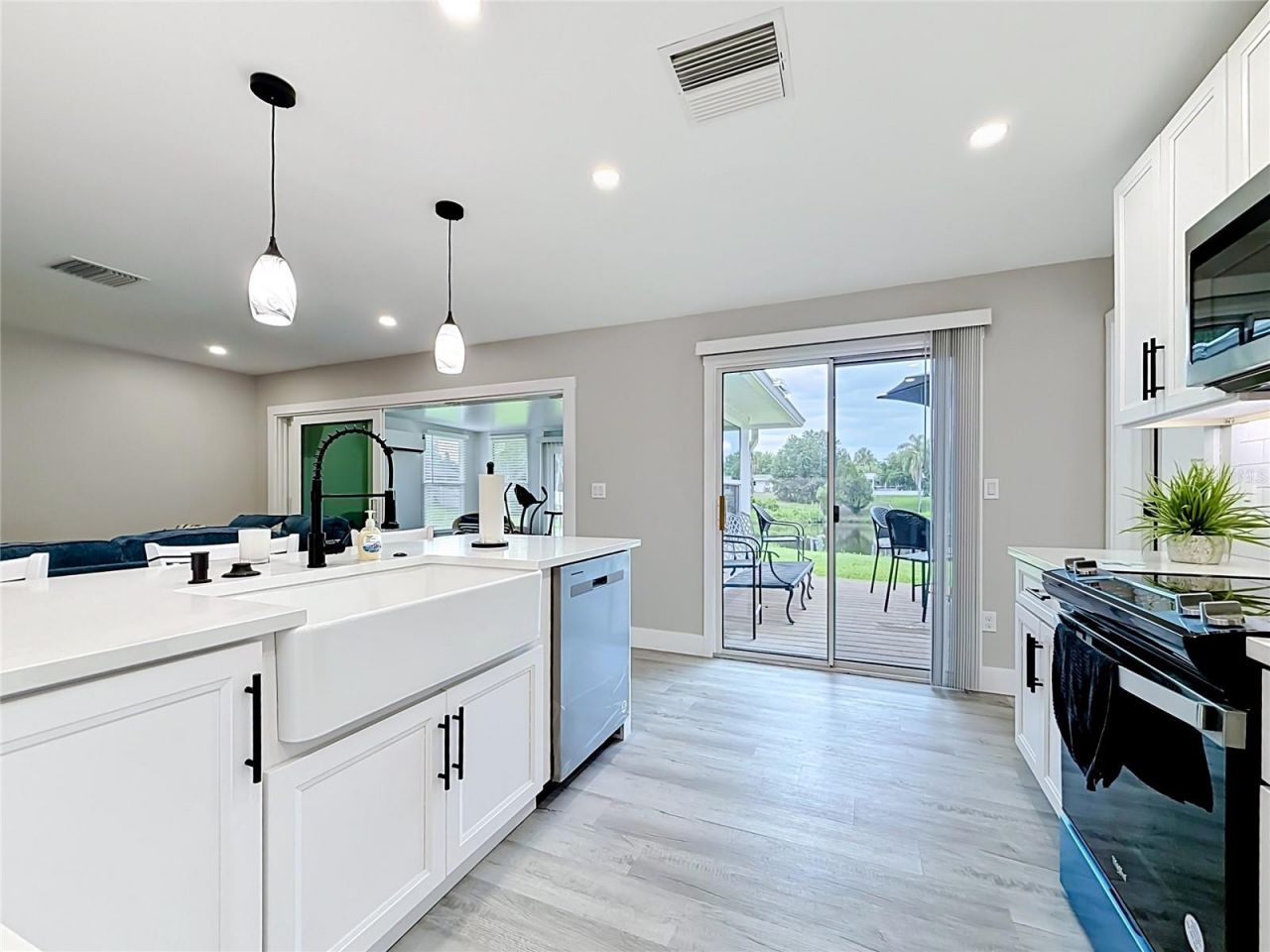 508 Shore Drive, Largo, FL 33771 Photo