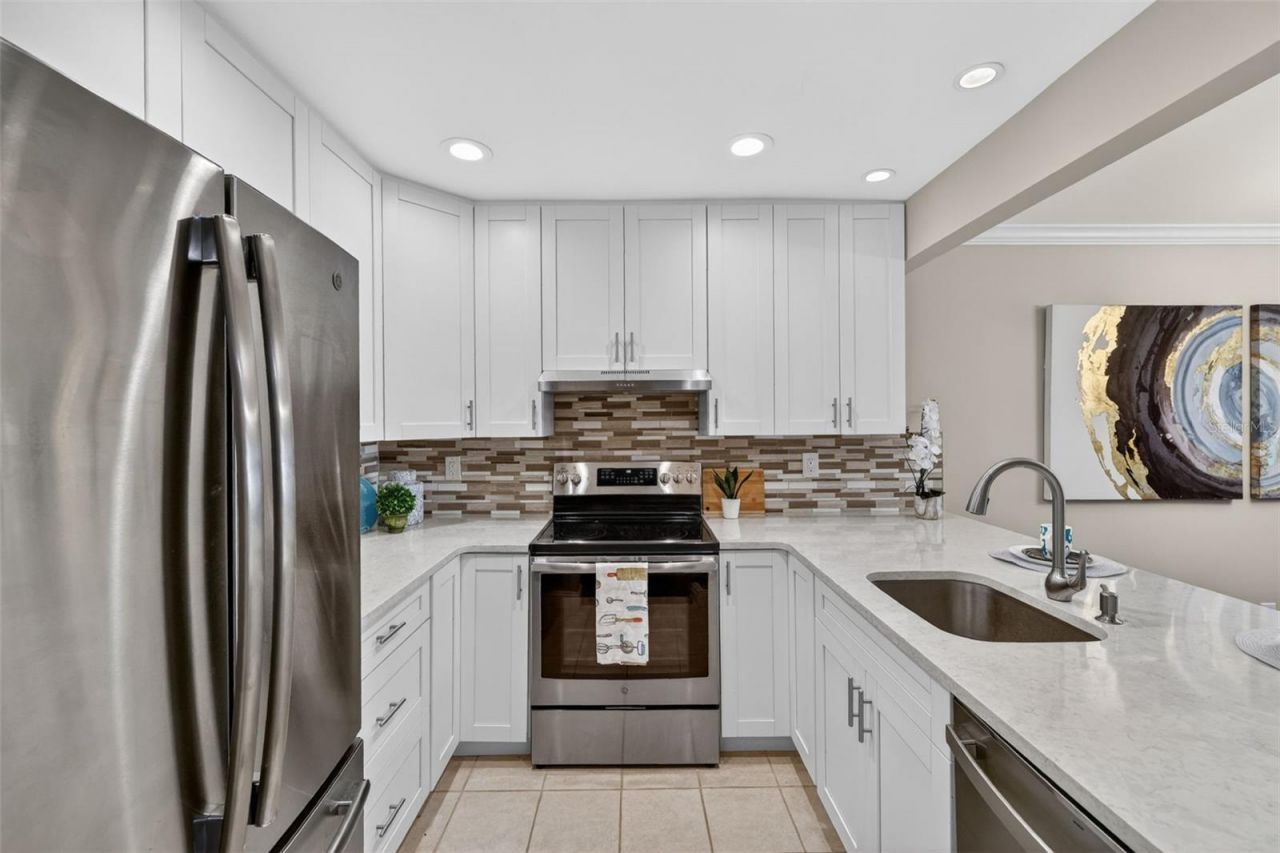 731 83rd Avenue N, Unit 105, Saint Petersburg, FL 33702 Photo