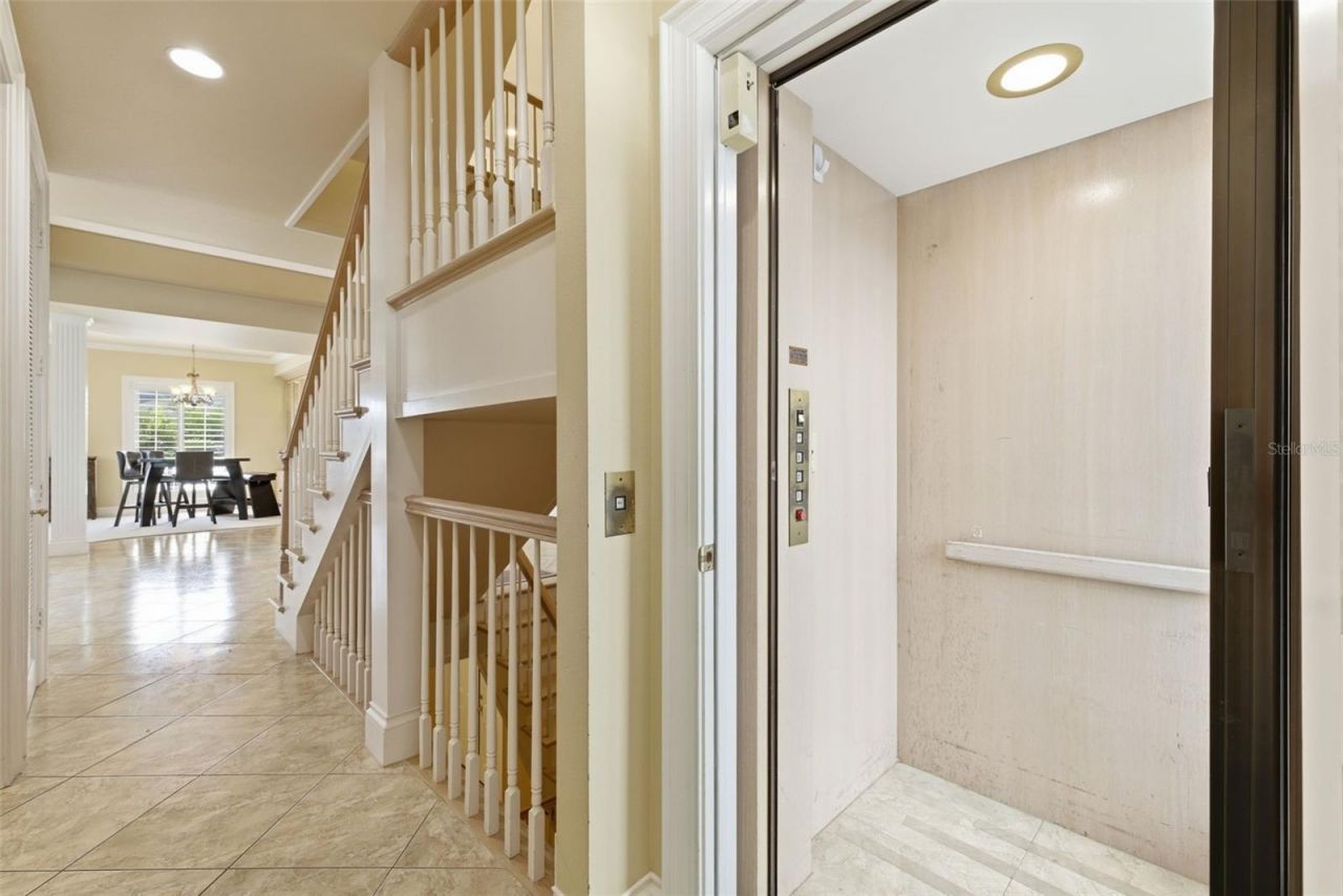 24 N Pine Circle, Belleair, FL 33756 Photo