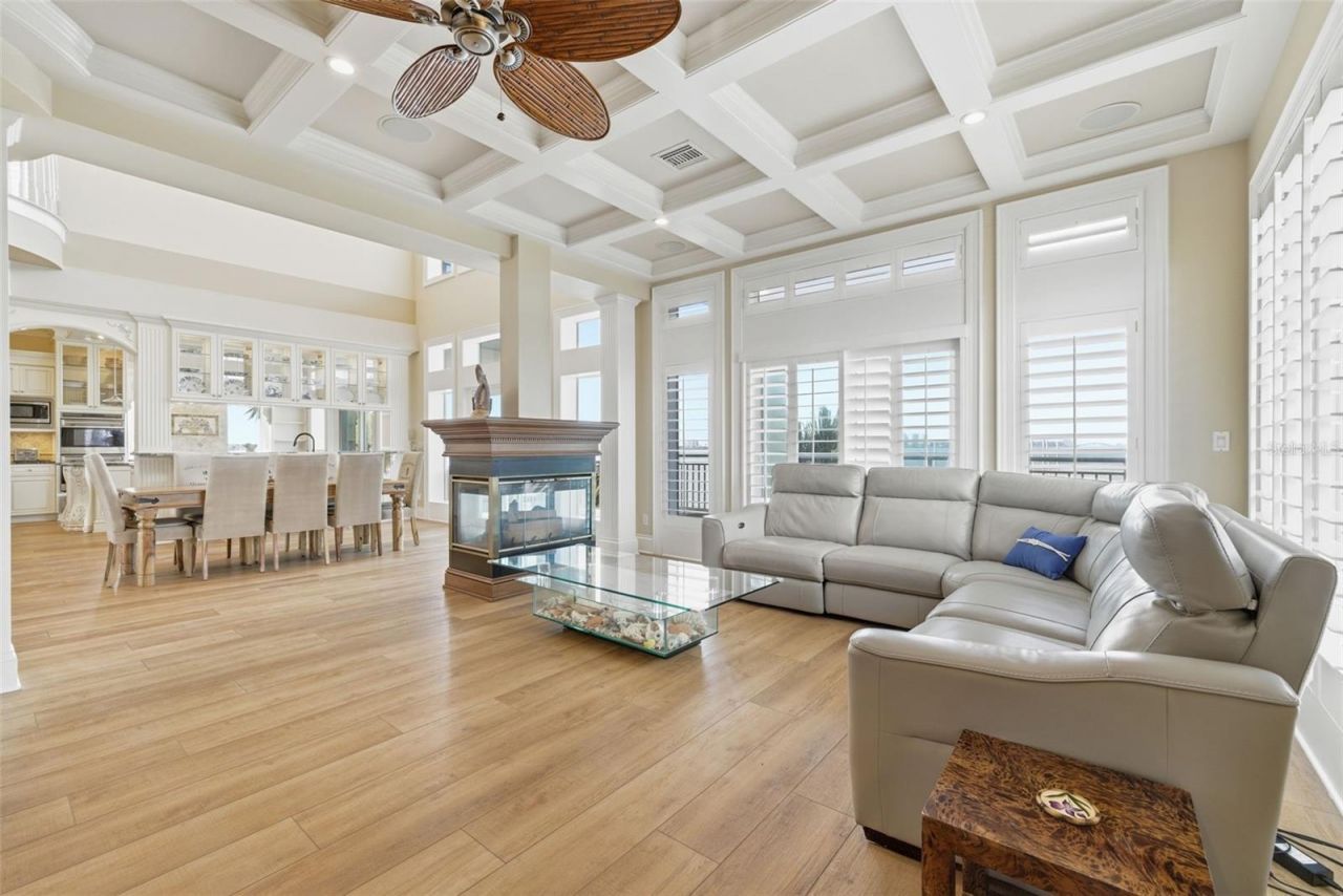 24 N Pine Circle, Belleair, FL 33756 Photo
