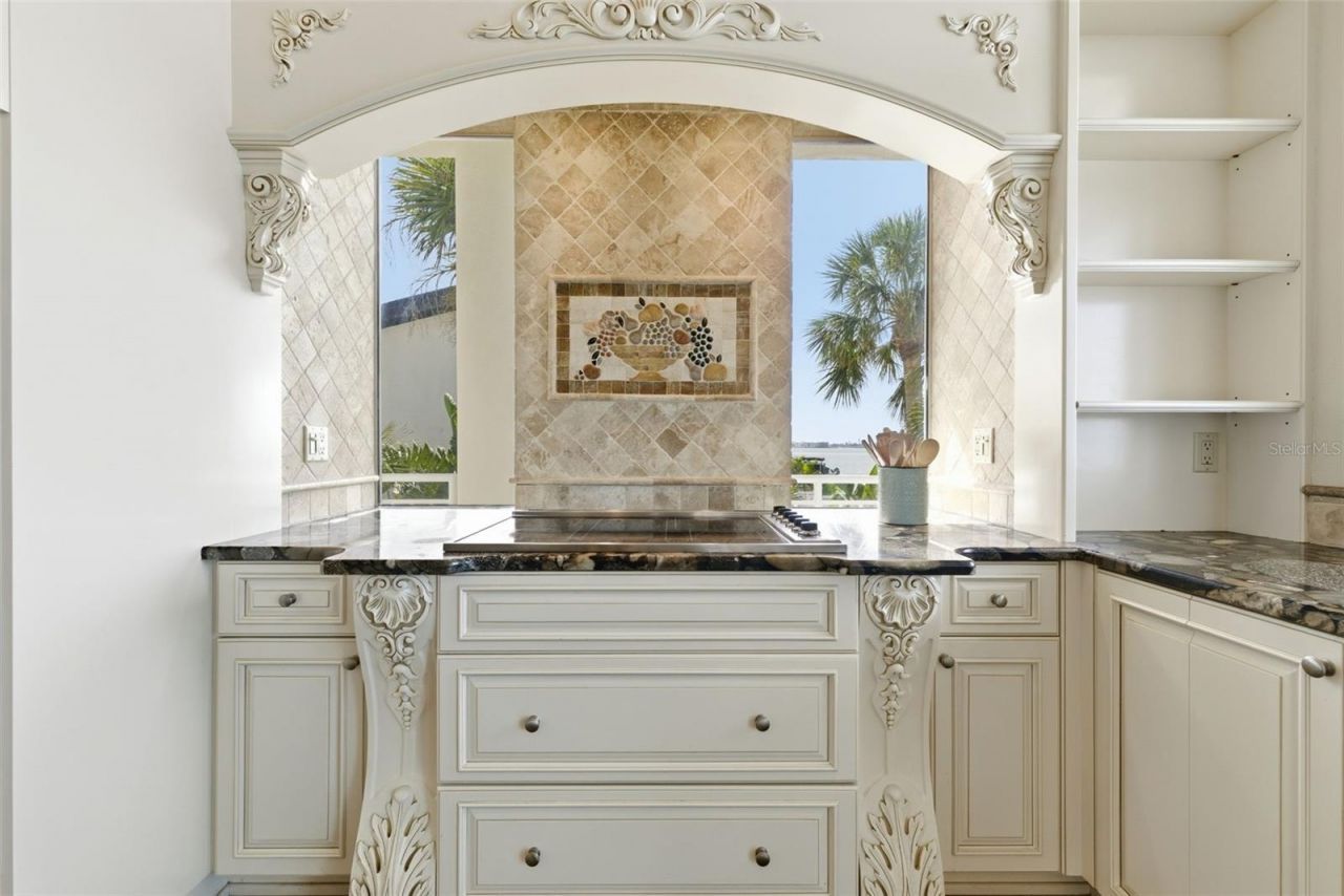 24 N Pine Circle, Belleair, FL 33756 Photo