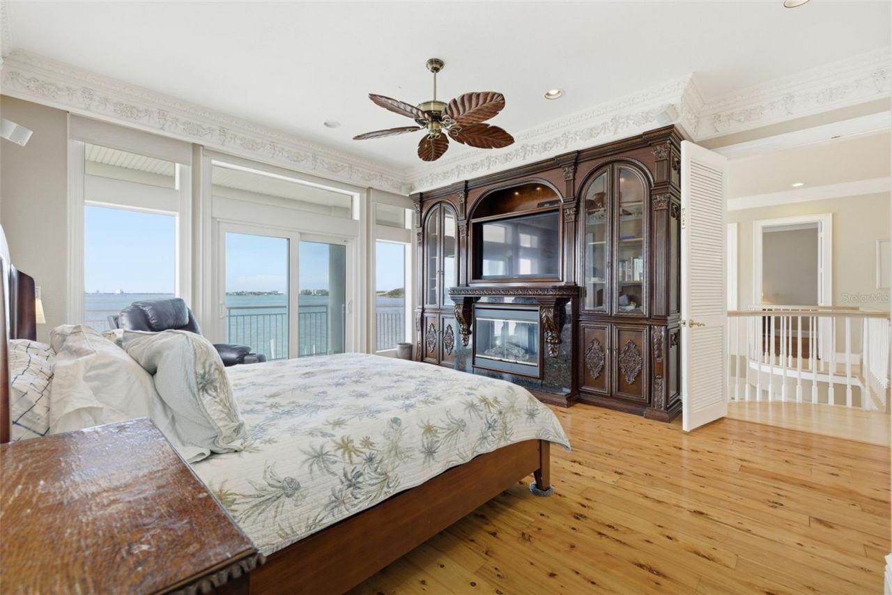 24 N Pine Circle, Belleair, FL 33756 Photo