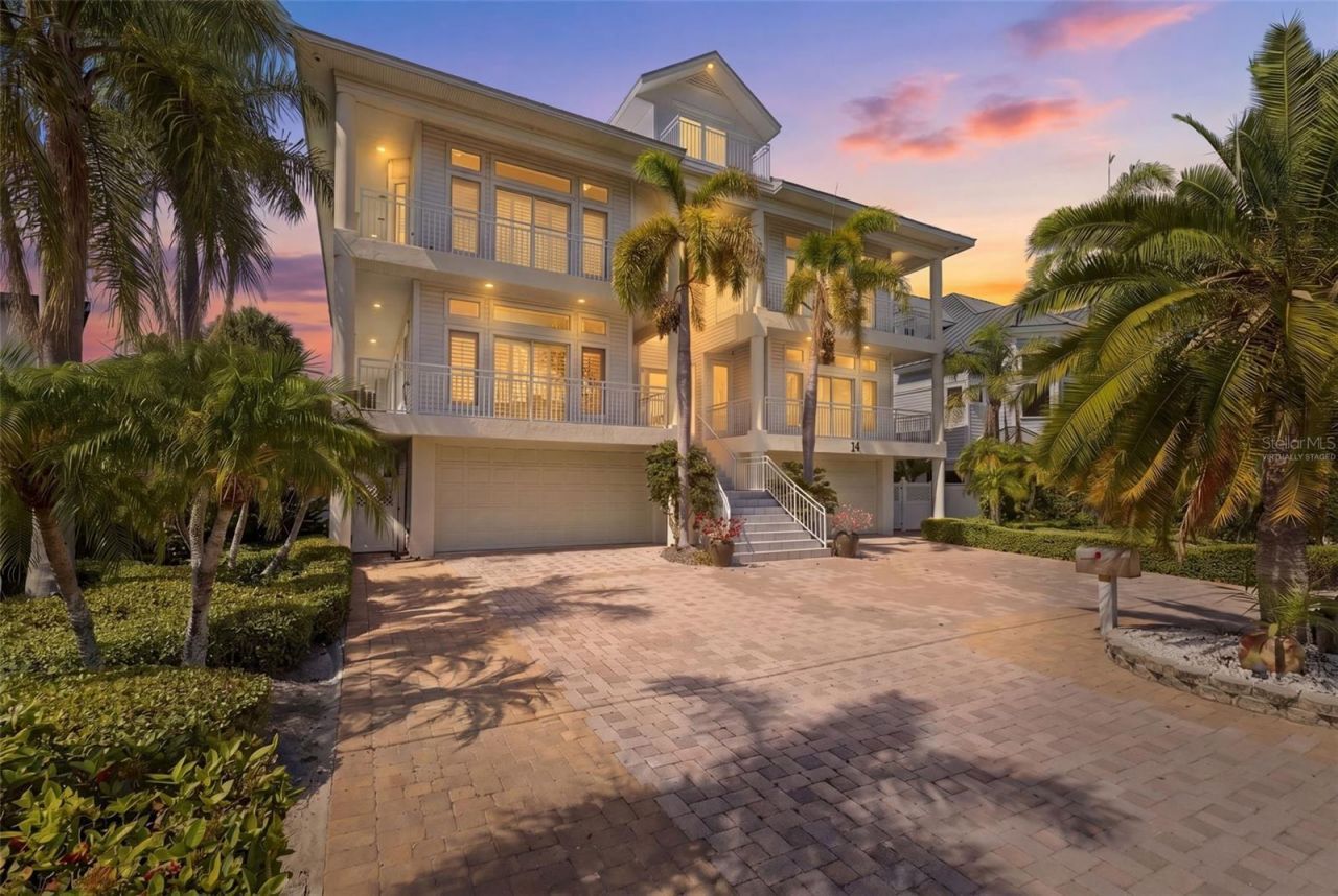 24 N Pine Circle, Belleair, FL 33756 Photo