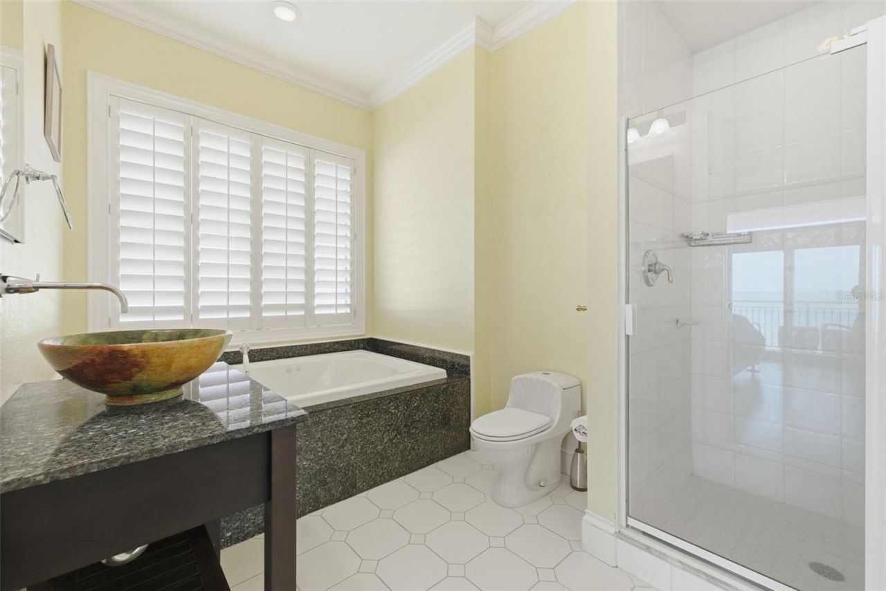 24 N Pine Circle, Belleair, FL 33756 Photo