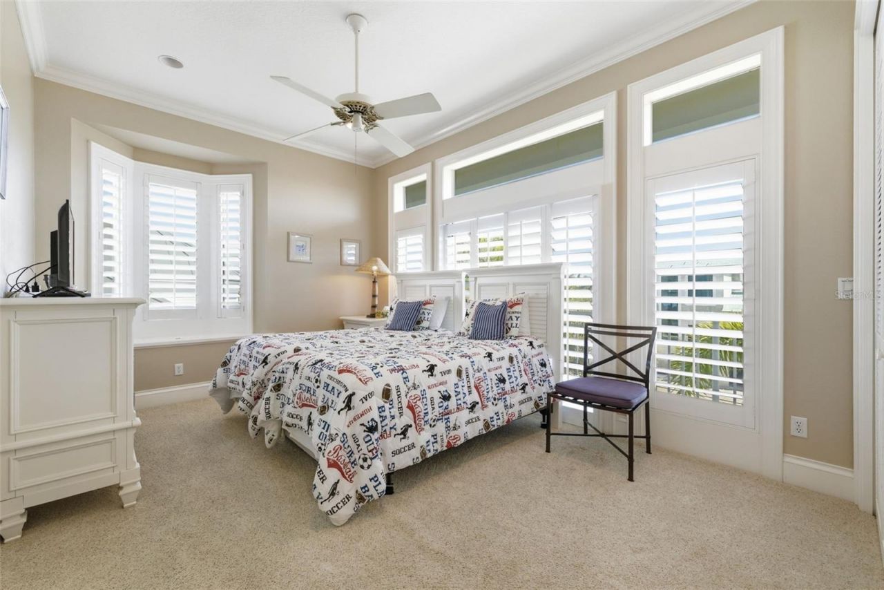 24 N Pine Circle, Belleair, FL 33756 Photo