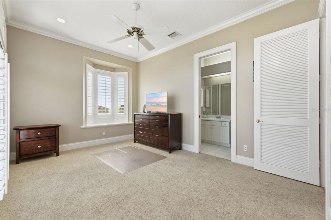 24 N Pine Circle, Belleair, FL 33756 Photo