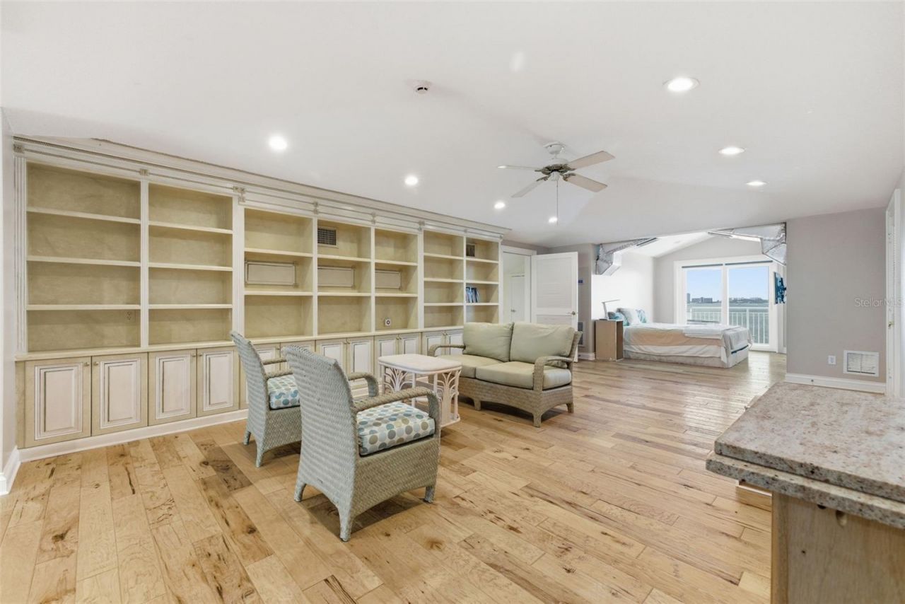 24 N Pine Circle, Belleair, FL 33756 Photo