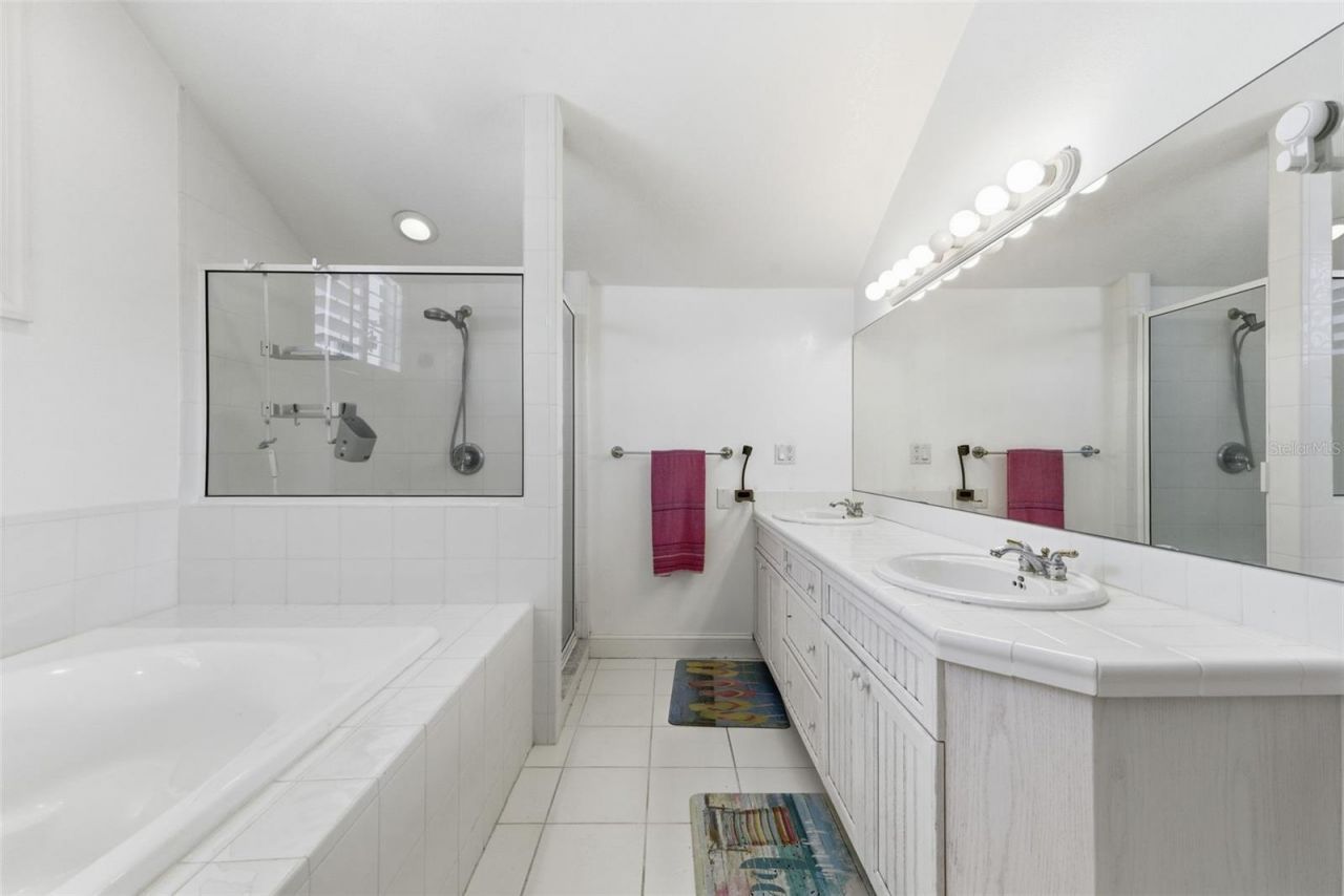 24 N Pine Circle, Belleair, FL 33756 Photo