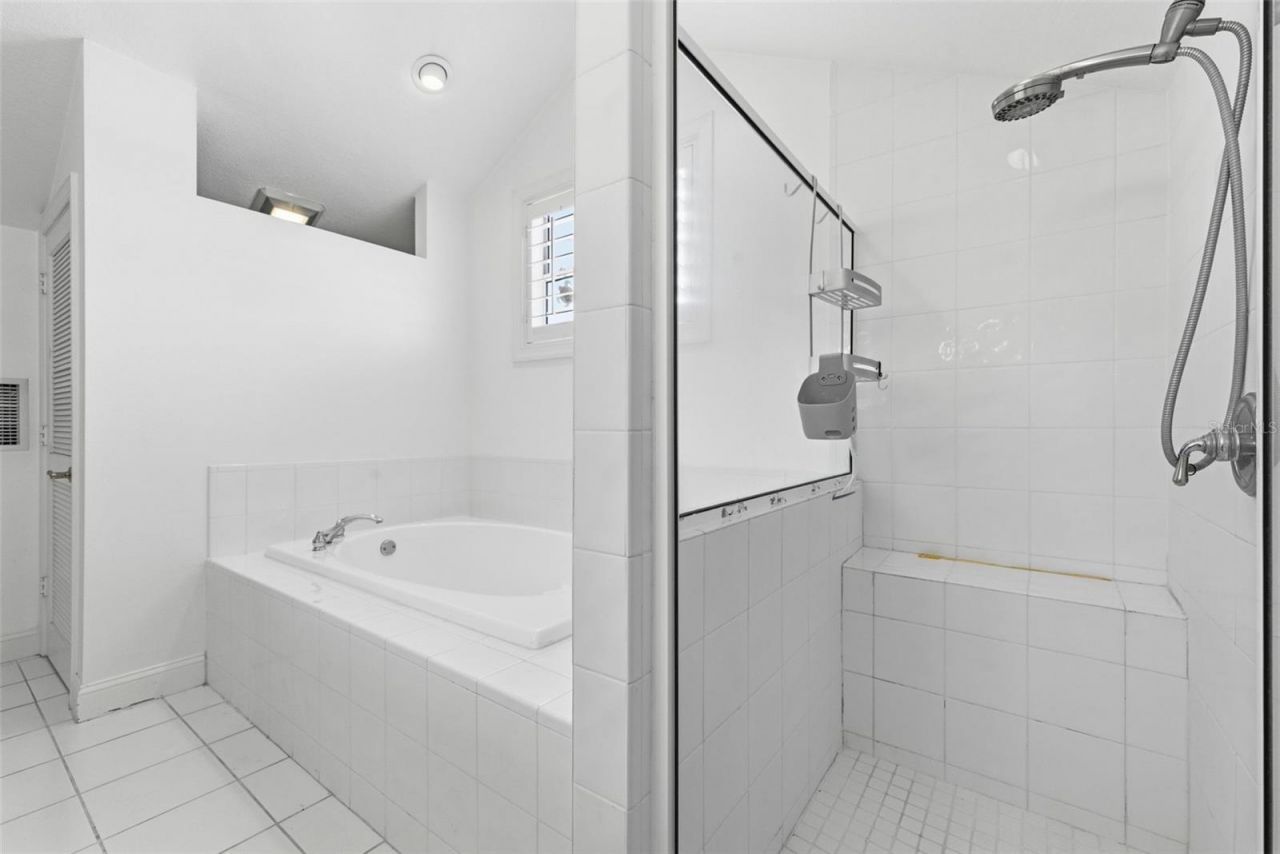 24 N Pine Circle, Belleair, FL 33756 Photo