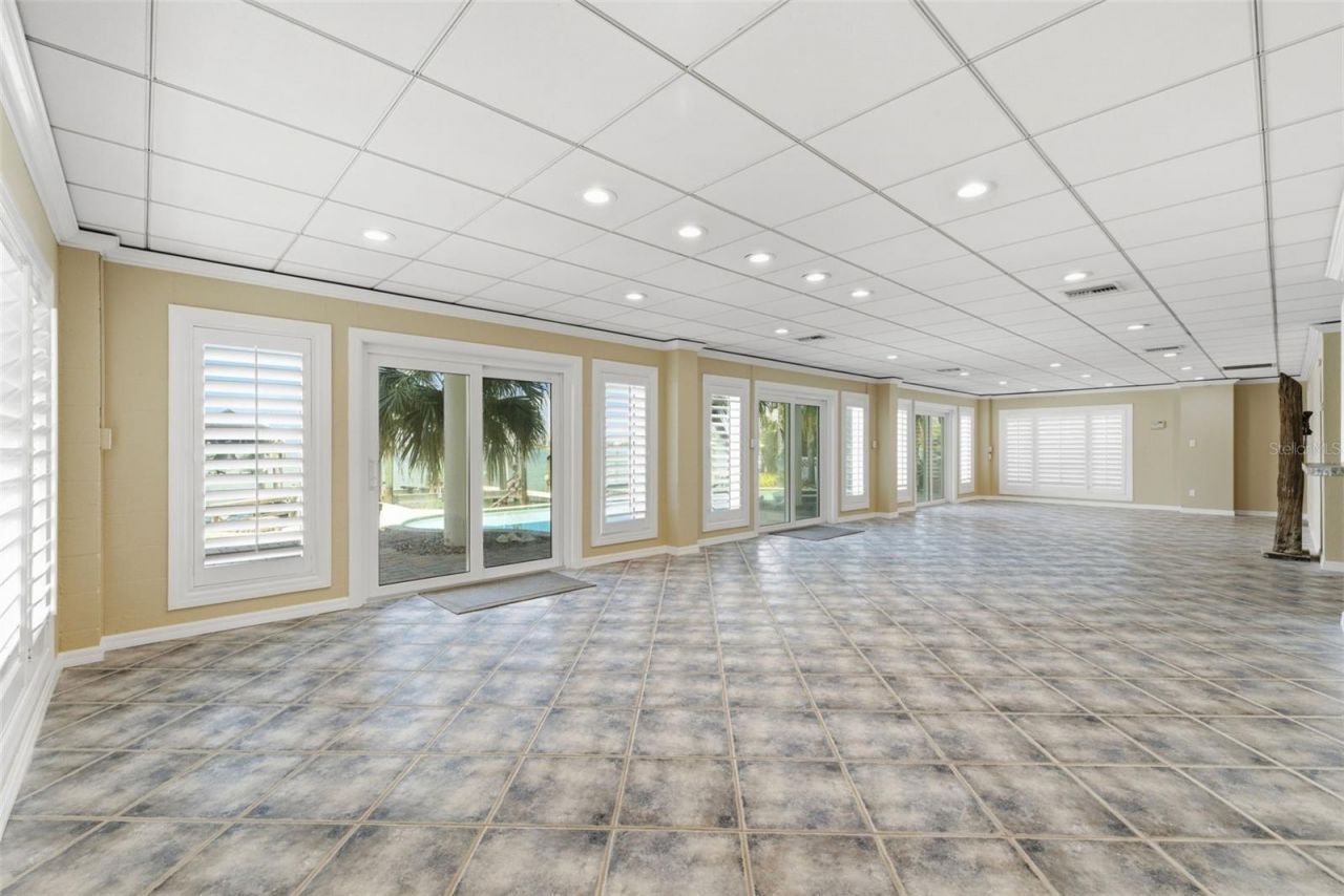 24 N Pine Circle, Belleair, FL 33756 Photo