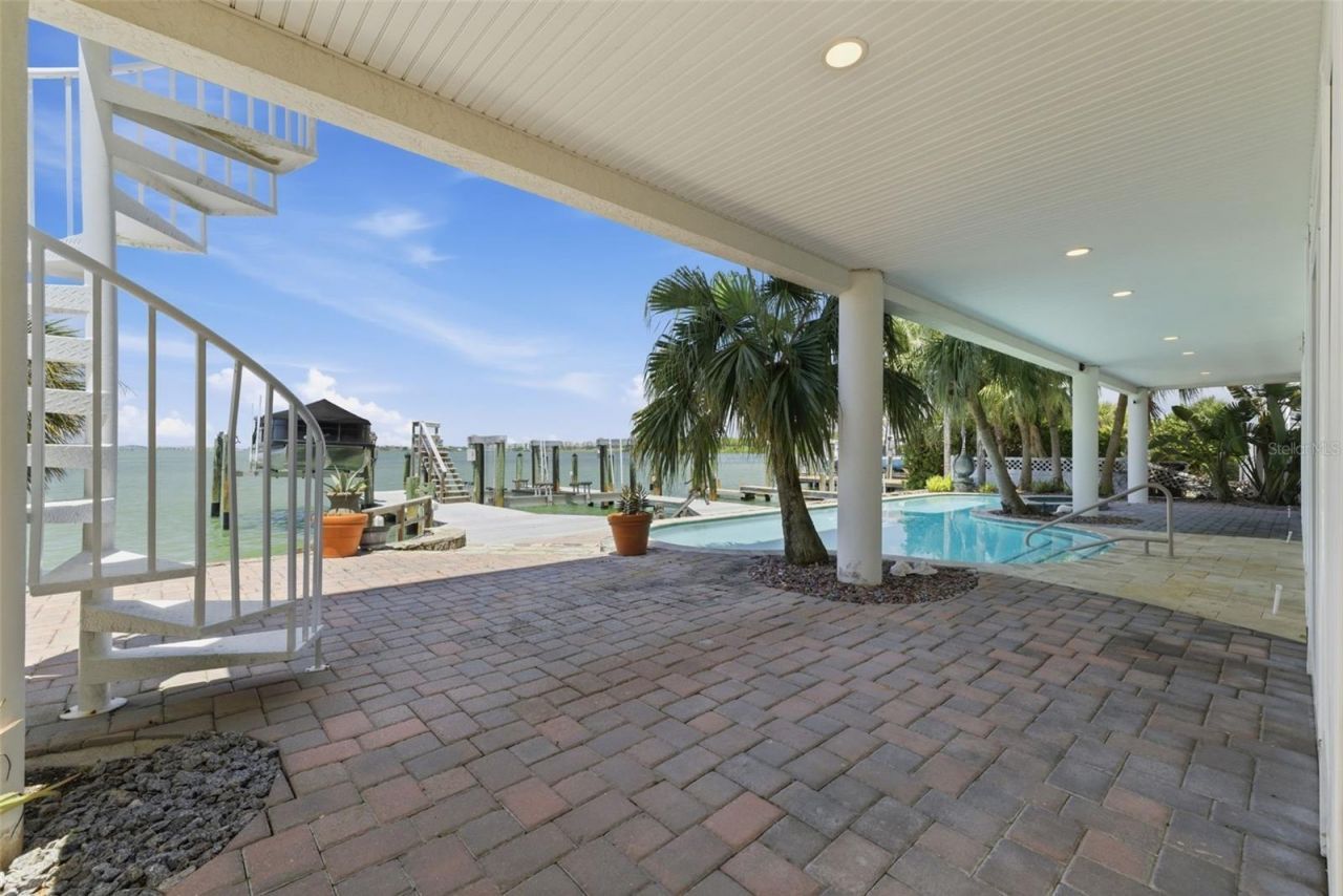 24 N Pine Circle, Belleair, FL 33756 Photo