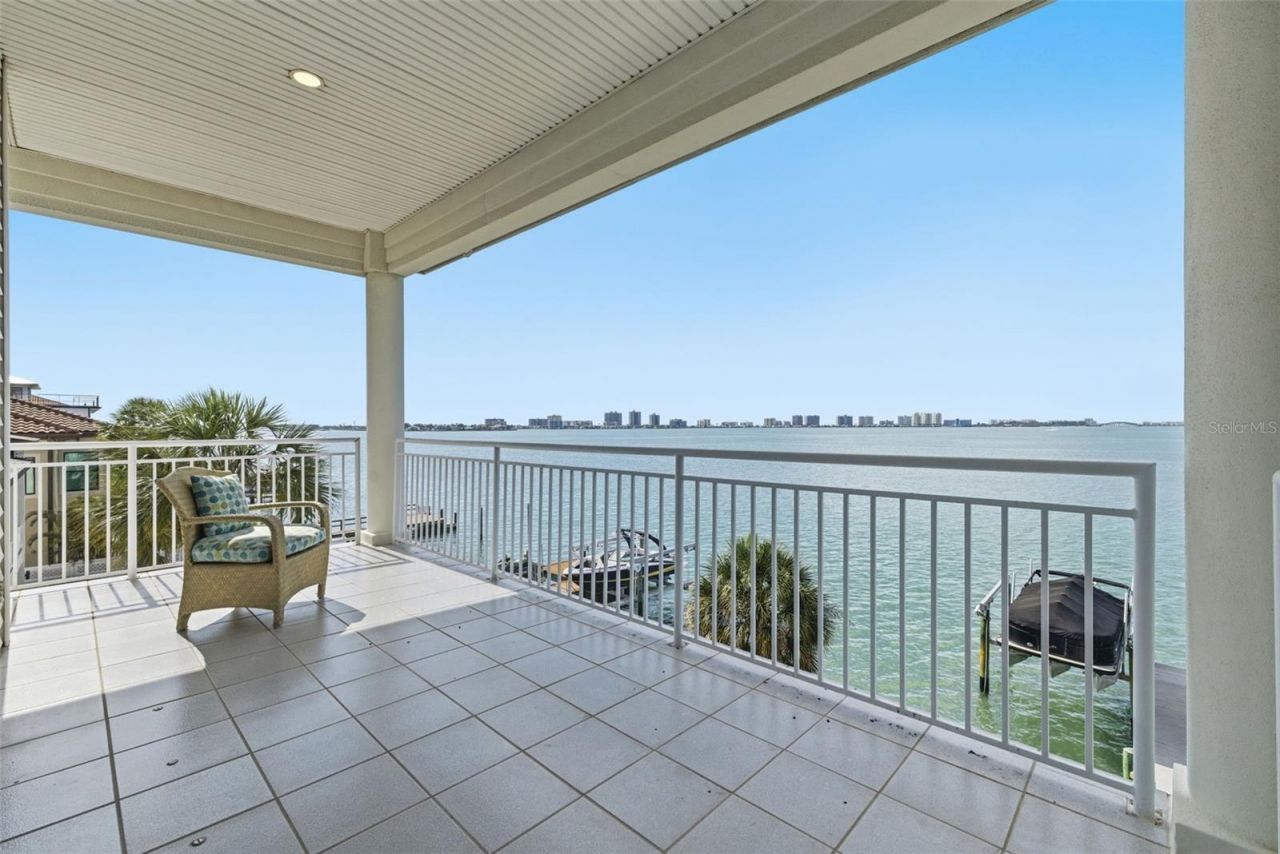 24 N Pine Circle, Belleair, FL 33756 Photo