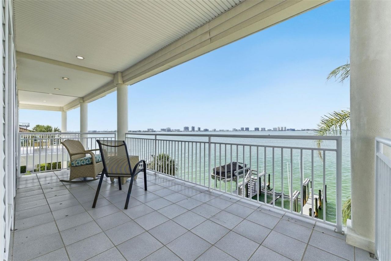 24 N Pine Circle, Belleair, FL 33756 Photo