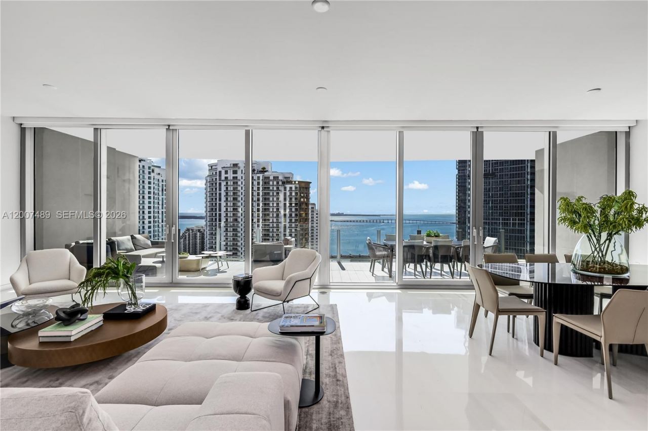 300 Biscayne Blvd Way, Unit 2802, Miami, FL 33131 Photo