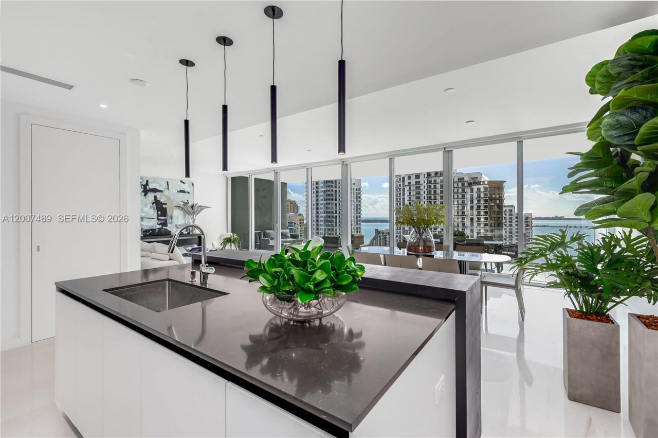 300 Biscayne Blvd Way, Unit 2802, Miami, FL 33131 Photo