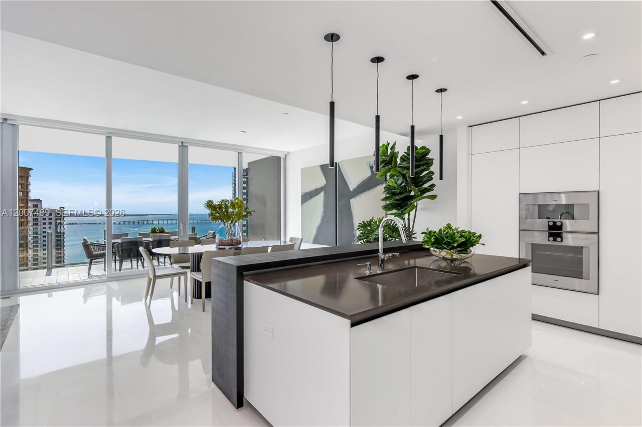 300 Biscayne Blvd Way, Unit 2802, Miami, FL 33131 Photo