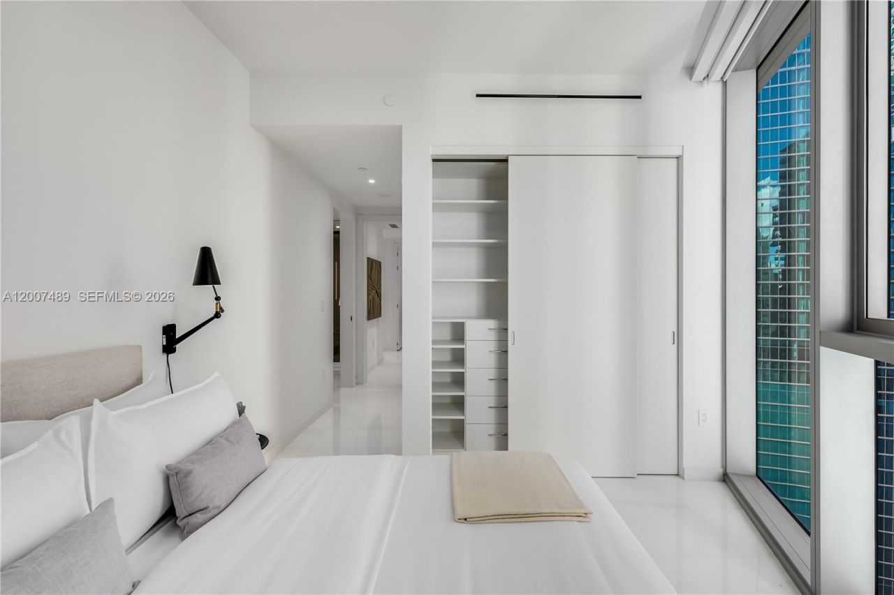 300 Biscayne Blvd Way, Unit 2802, Miami, FL 33131 Photo