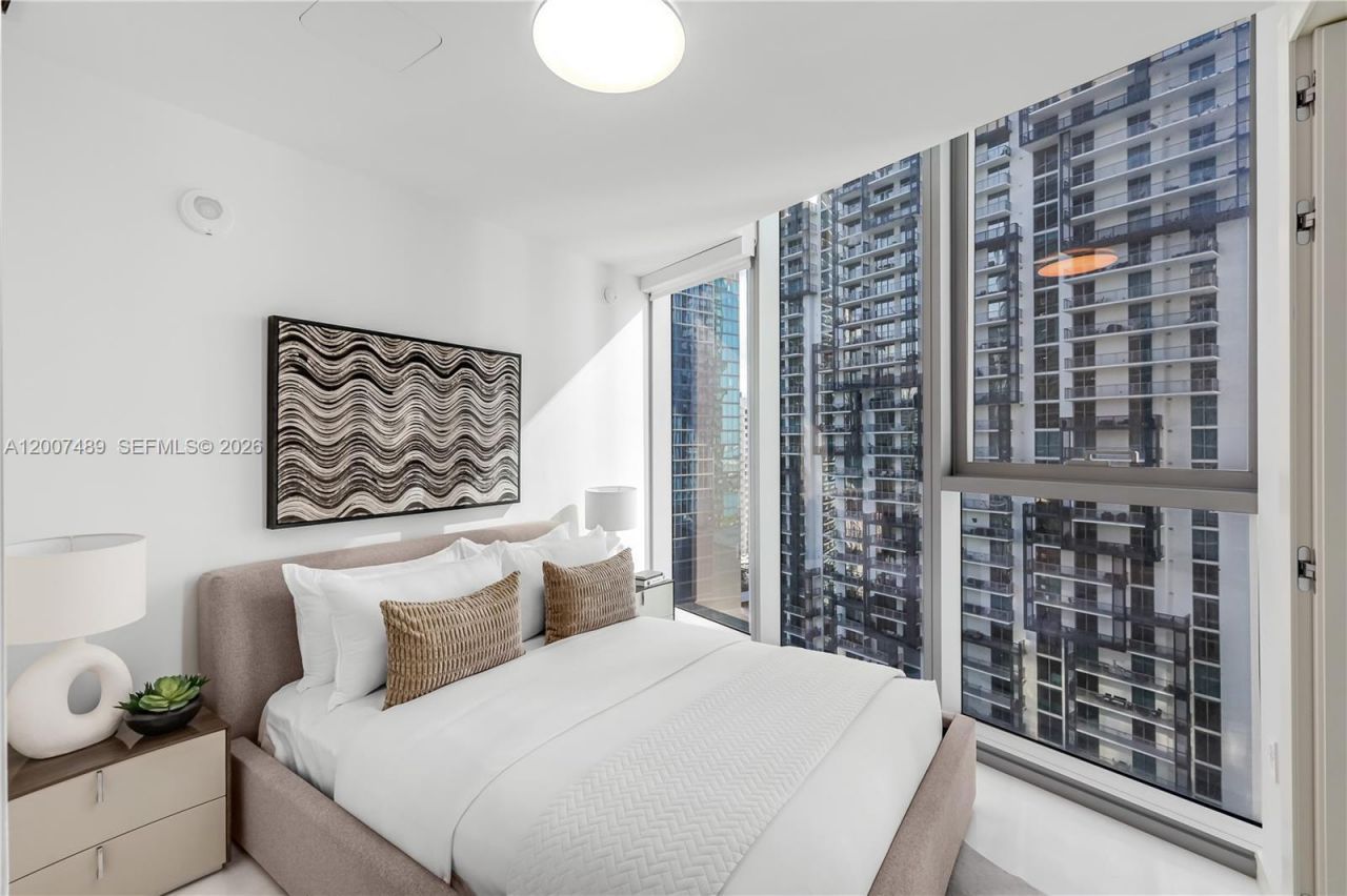 300 Biscayne Blvd Way, Unit 2802, Miami, FL 33131 Photo