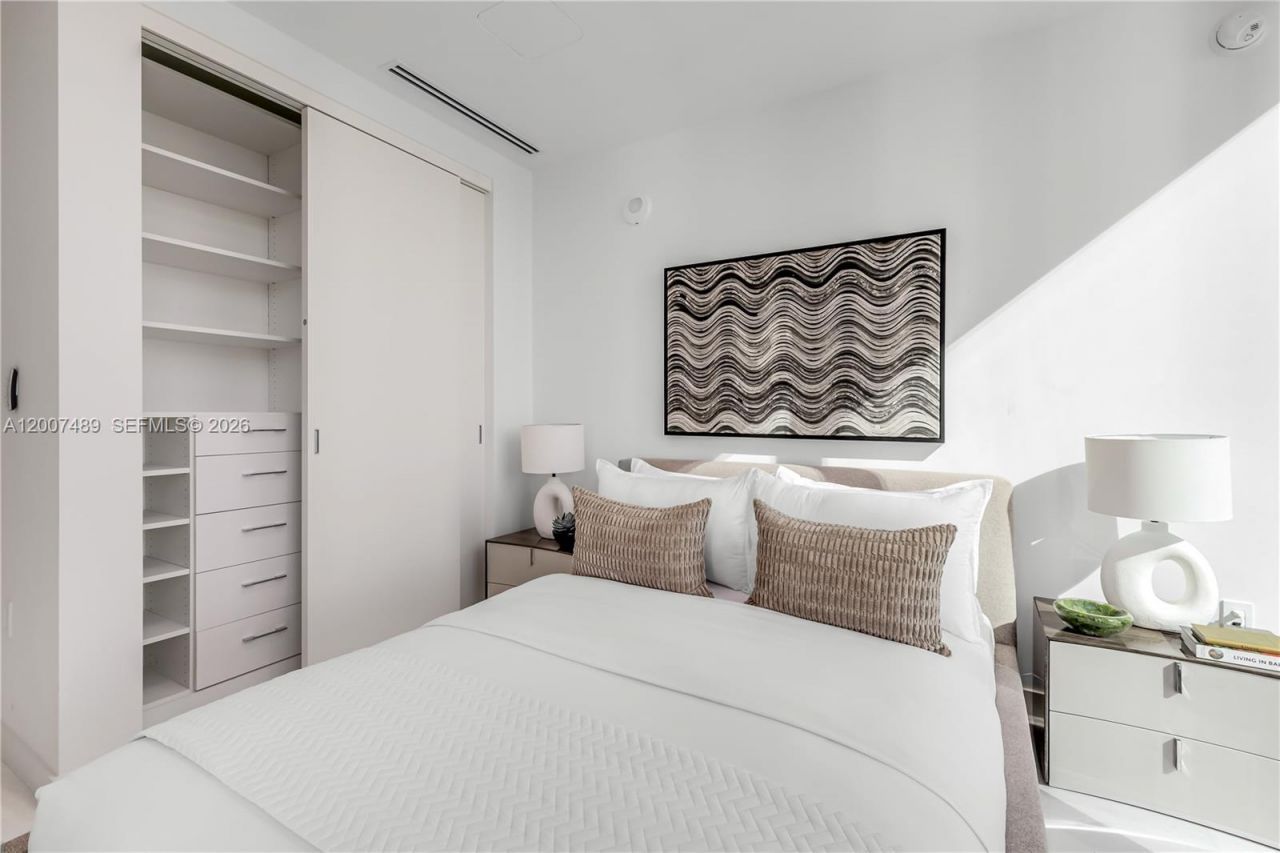 300 Biscayne Blvd Way, Unit 2802, Miami, FL 33131 Photo