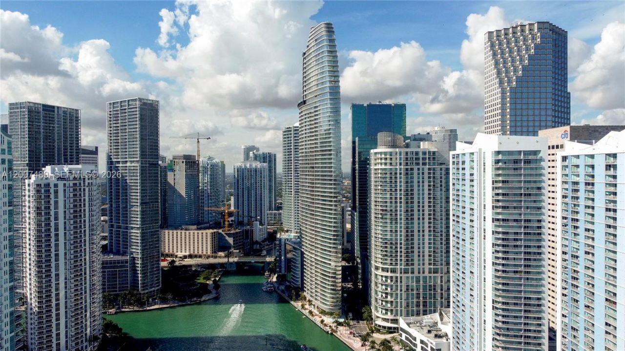 300 Biscayne Blvd Way, Unit 2802, Miami, FL 33131 Photo