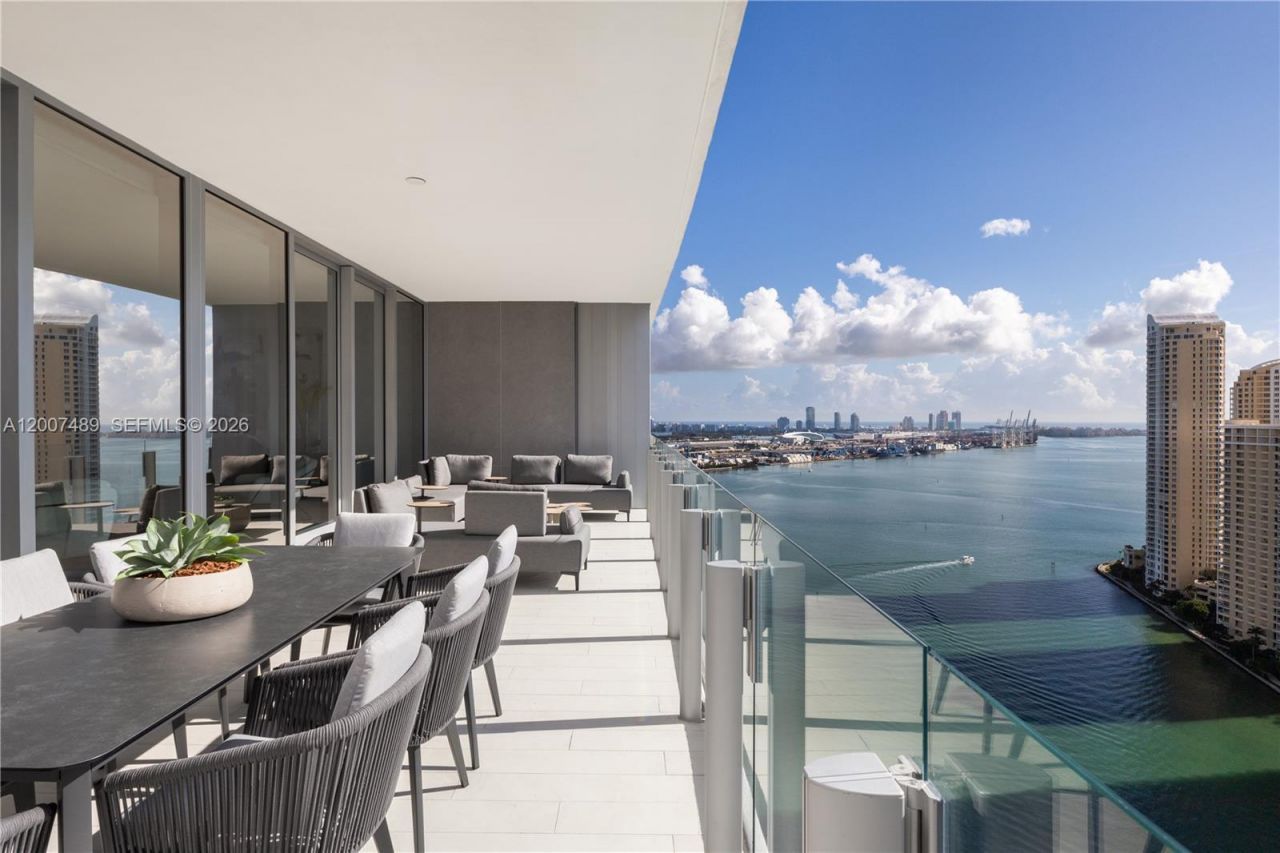 300 Biscayne Blvd Way, Unit 2802, Miami, FL 33131 Photo