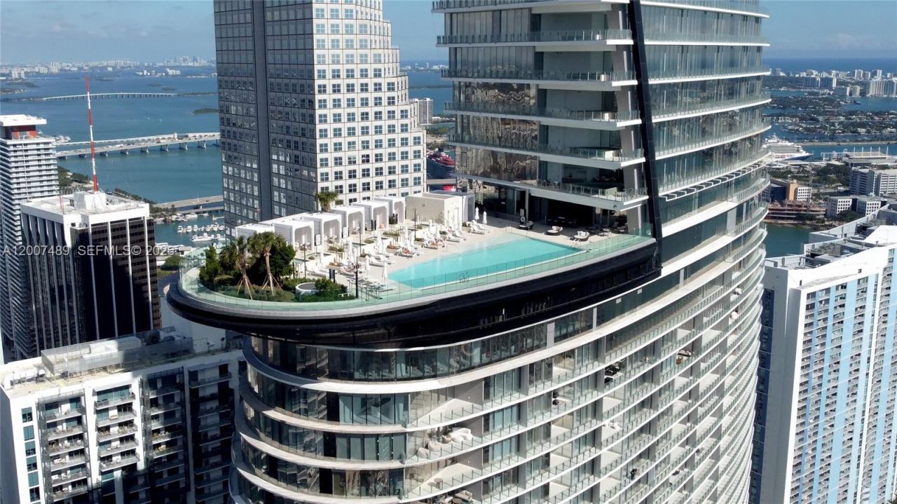 300 Biscayne Blvd Way, Unit 2802, Miami, FL 33131 Photo