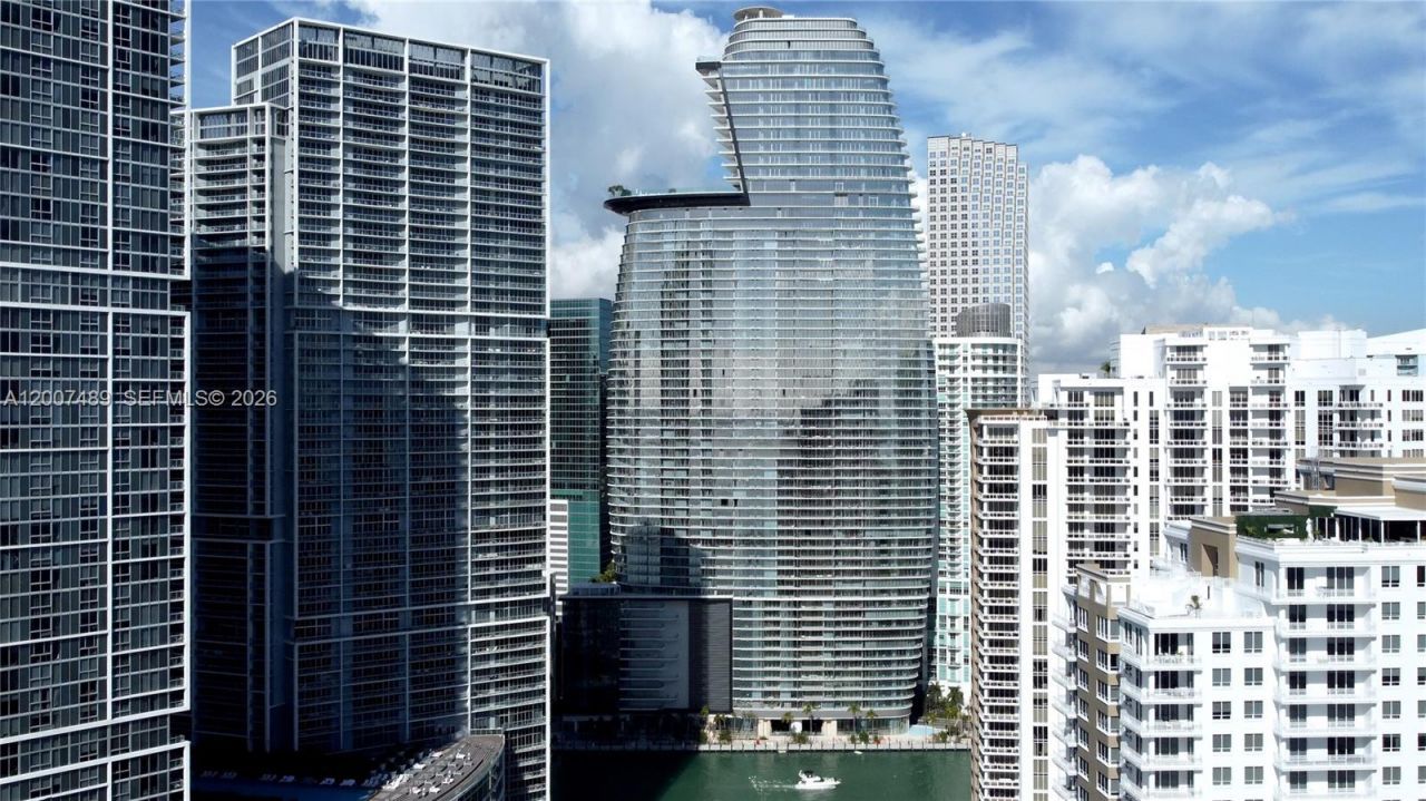 300 Biscayne Blvd Way, Unit 2802, Miami, FL 33131 Photo