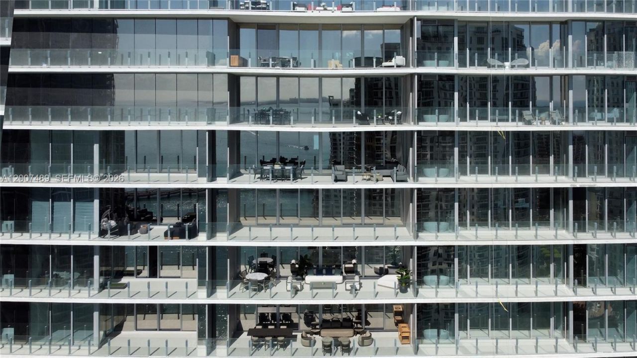 300 Biscayne Blvd Way, Unit 2802, Miami, FL 33131 Photo