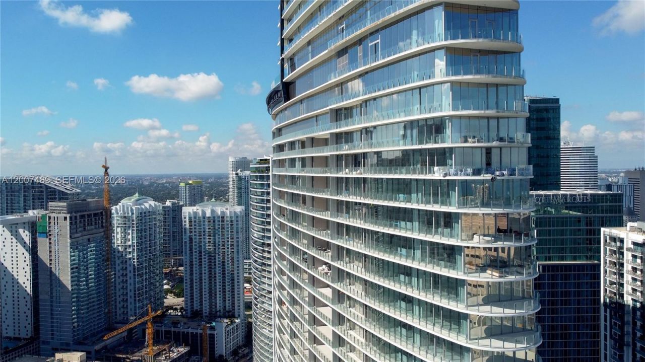 300 Biscayne Blvd Way, Unit 2802, Miami, FL 33131 Photo