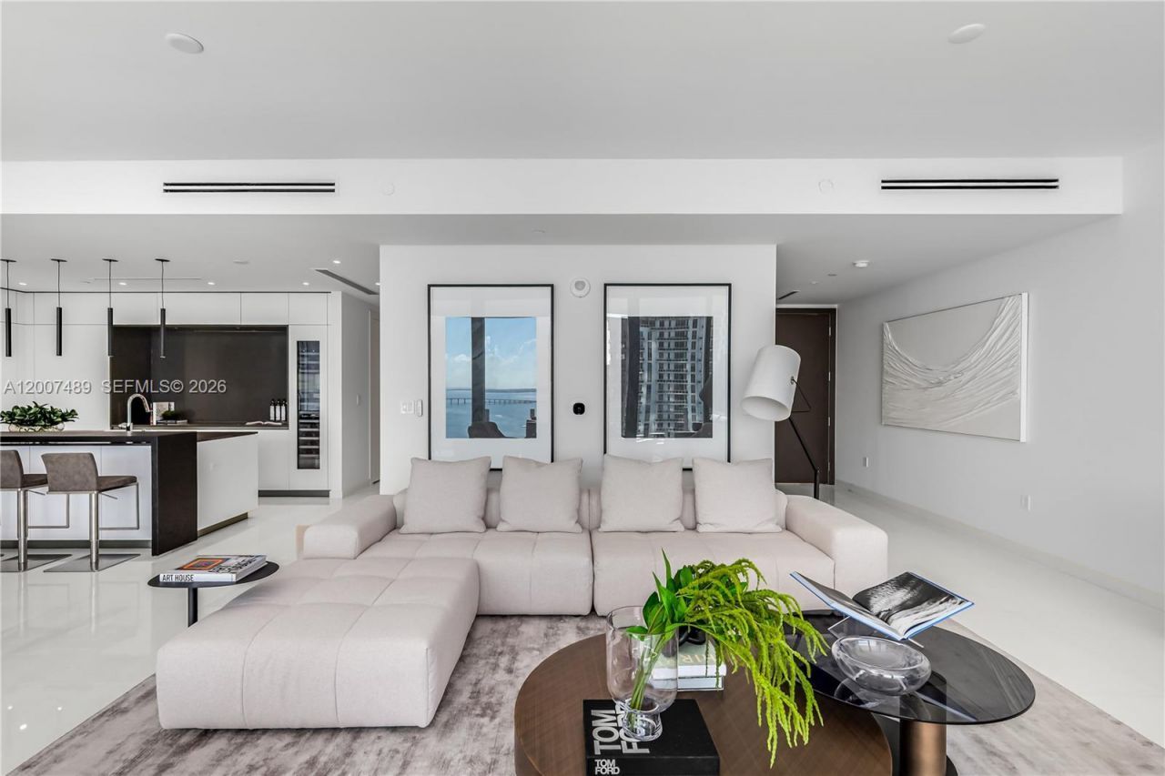 300 Biscayne Blvd Way, Unit 2802, Miami, FL 33131 Photo