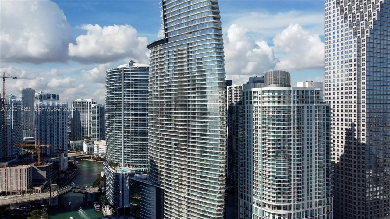 300 Biscayne Blvd Way, Unit 2802, Miami, FL 33131 Photo
