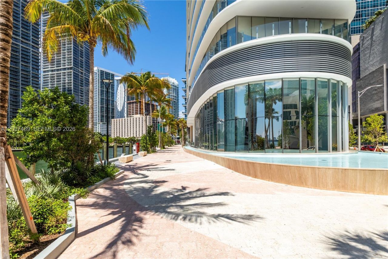 300 Biscayne Blvd Way, Unit 2802, Miami, FL 33131 Photo