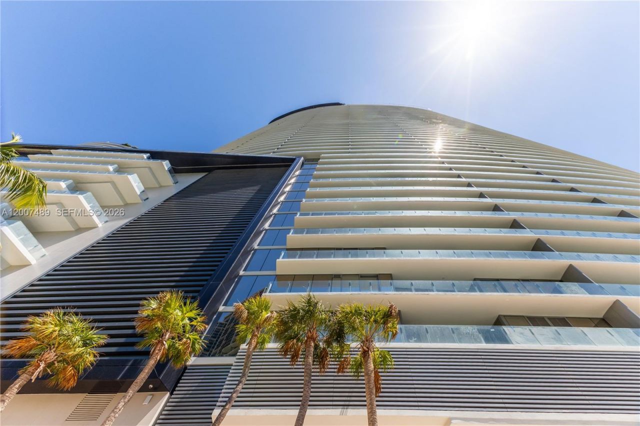 300 Biscayne Blvd Way, Unit 2802, Miami, FL 33131 Photo