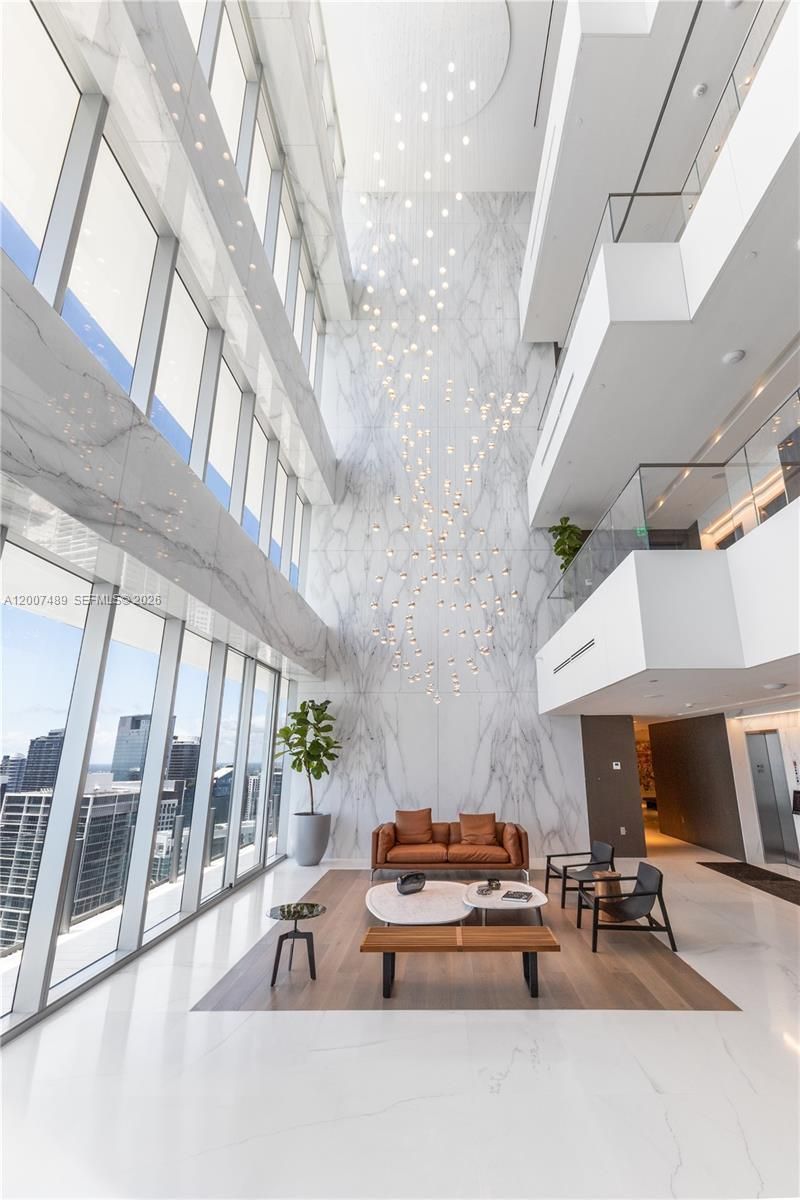 300 Biscayne Blvd Way, Unit 2802, Miami, FL 33131 Photo