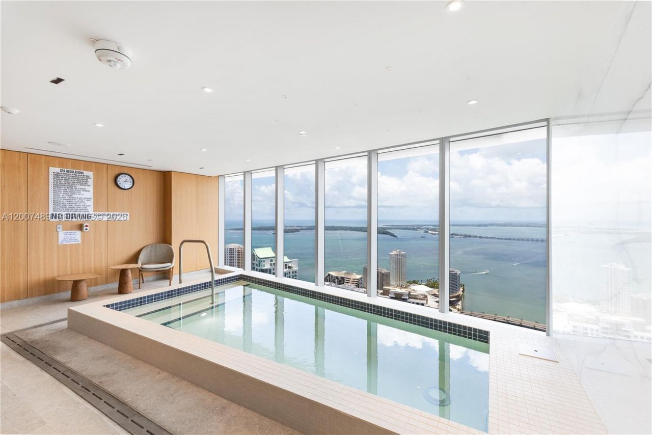 300 Biscayne Blvd Way, Unit 2802, Miami, FL 33131 Photo