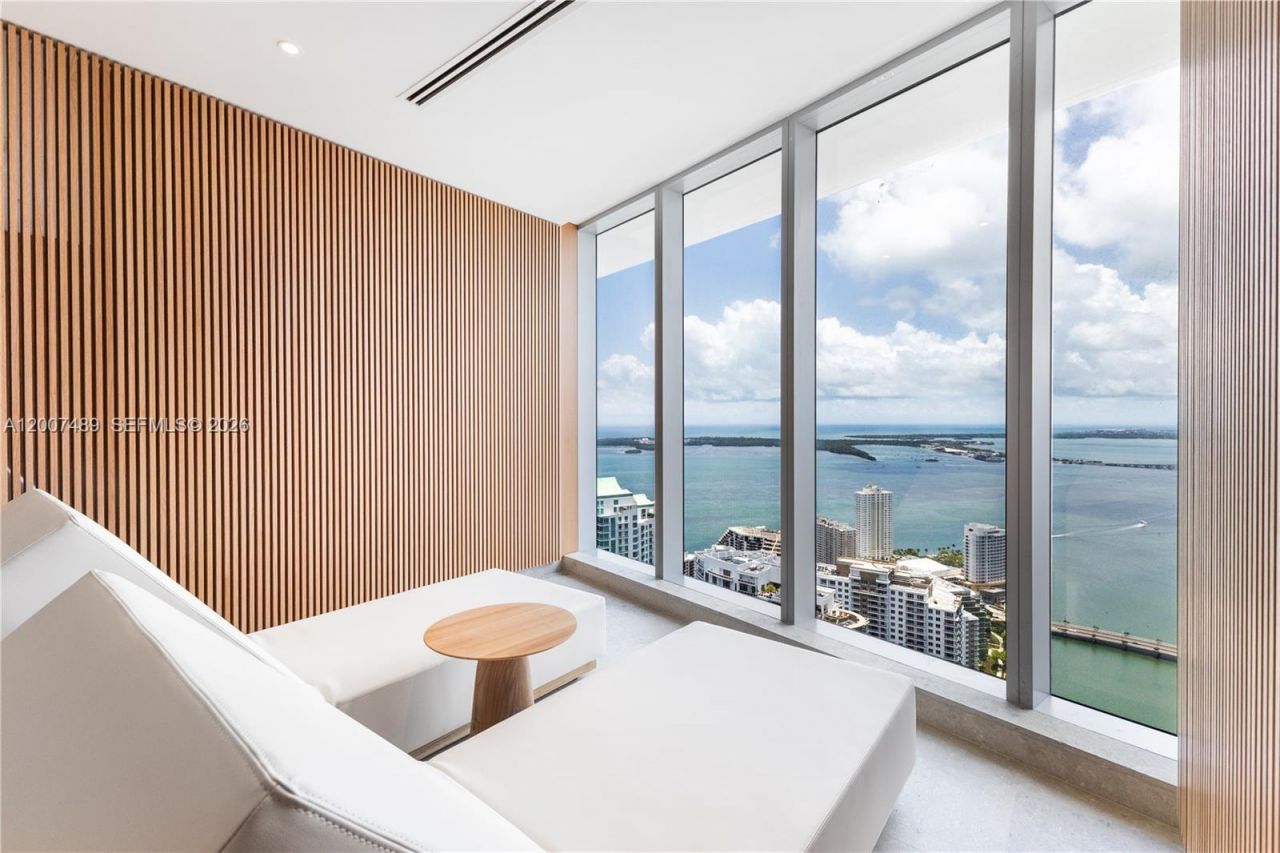 300 Biscayne Blvd Way, Unit 2802, Miami, FL 33131 Photo