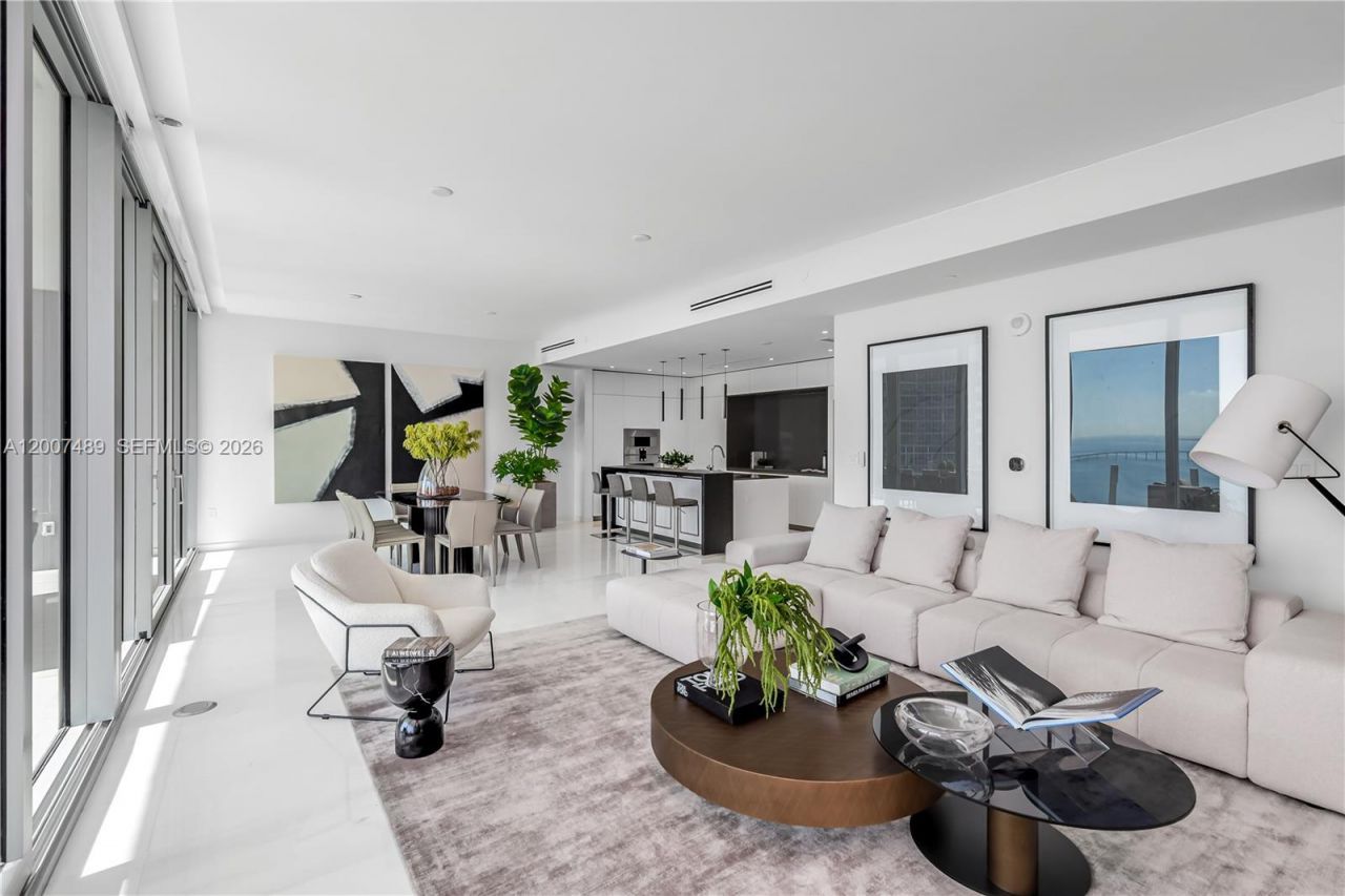 300 Biscayne Blvd Way, Unit 2802, Miami, FL 33131 Photo