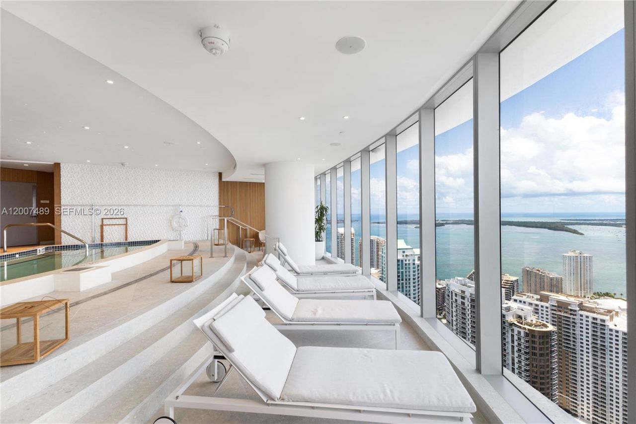 300 Biscayne Blvd Way, Unit 2802, Miami, FL 33131 Photo