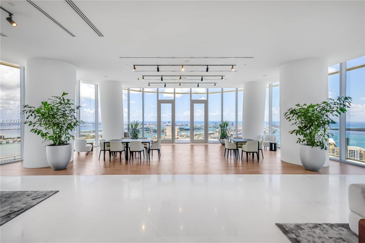 300 Biscayne Blvd Way, Unit 2802, Miami, FL 33131 Photo
