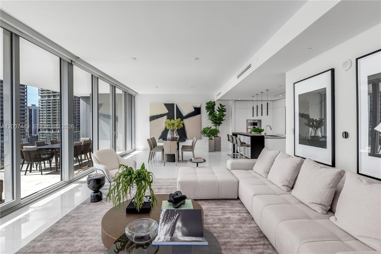300 Biscayne Blvd Way, Unit 2802, Miami, FL 33131 Photo